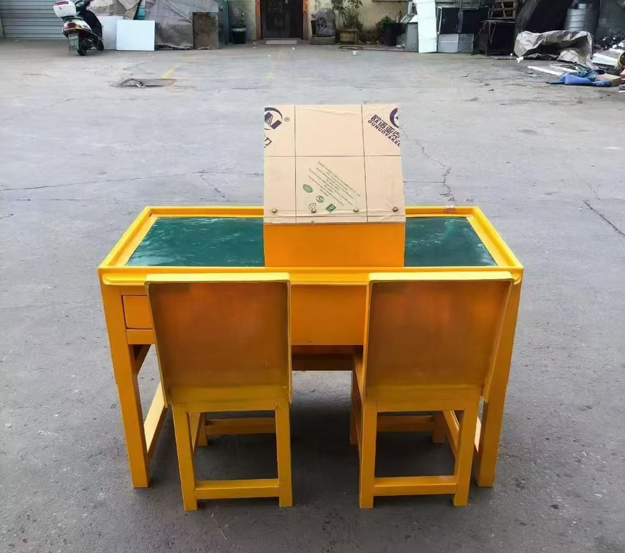 郧阳防静电导通桌井下煤矿火工品发放桌：危险品流转的安全守护者